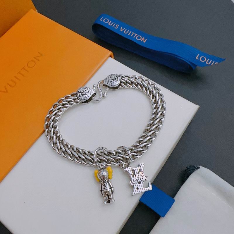 LV Bracelet 02lyr92